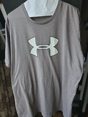 Under Armor Men's Tshirt